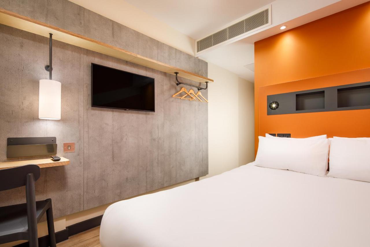 Ibis Budget Manchester Airport T2 헤일 외부 사진