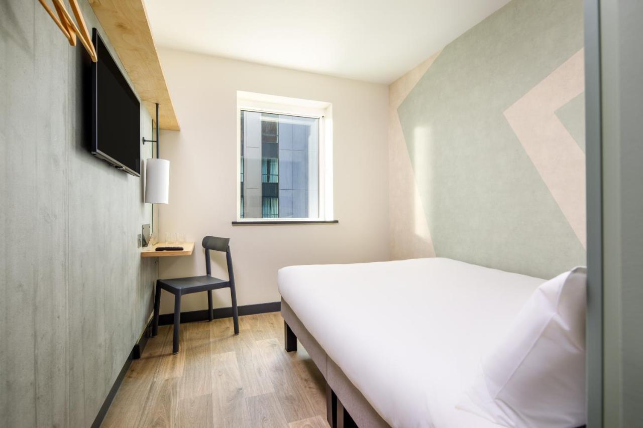 Ibis Budget Manchester Airport T2 헤일 외부 사진