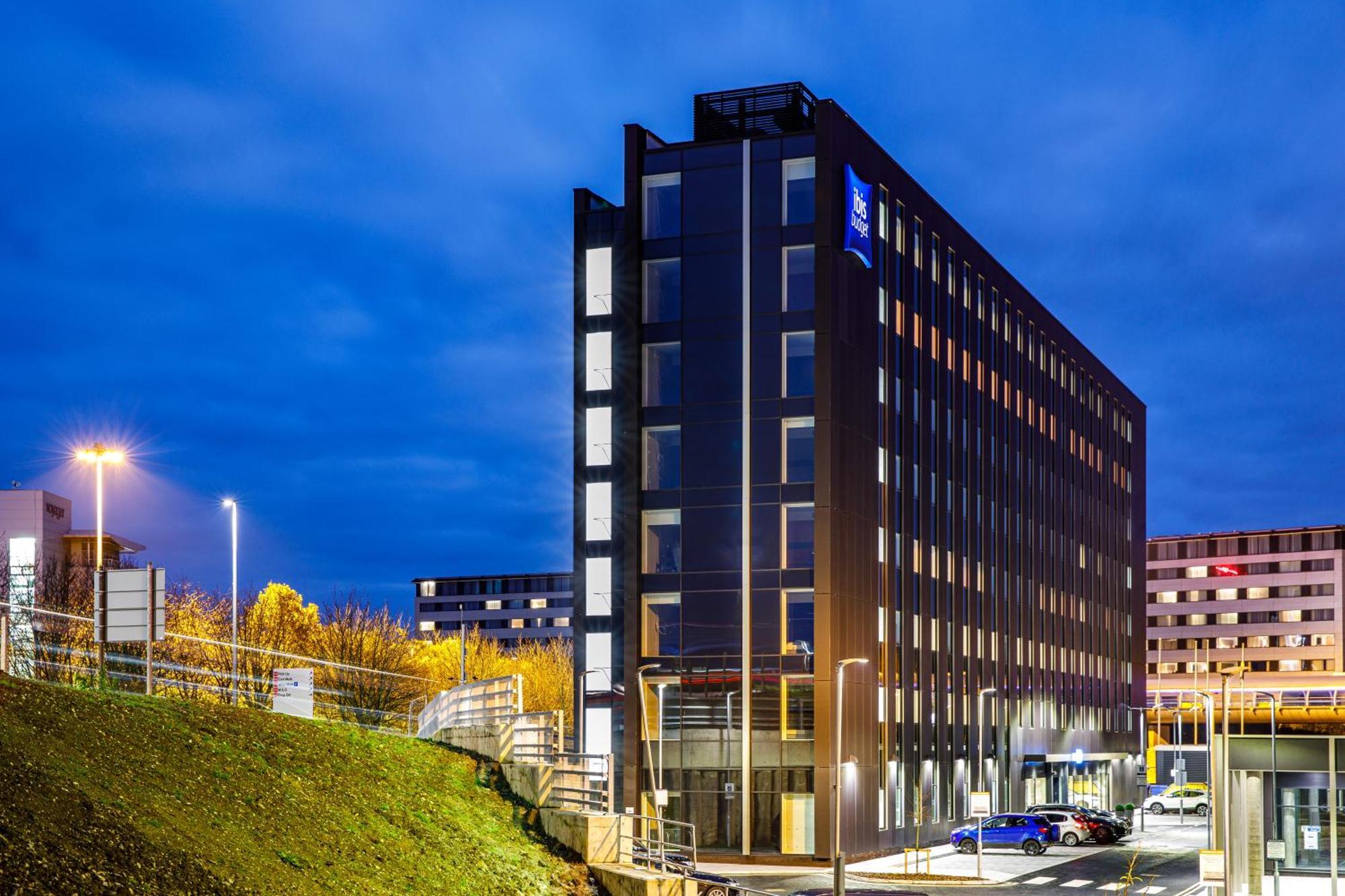 Ibis Budget Manchester Airport T2 헤일 외부 사진