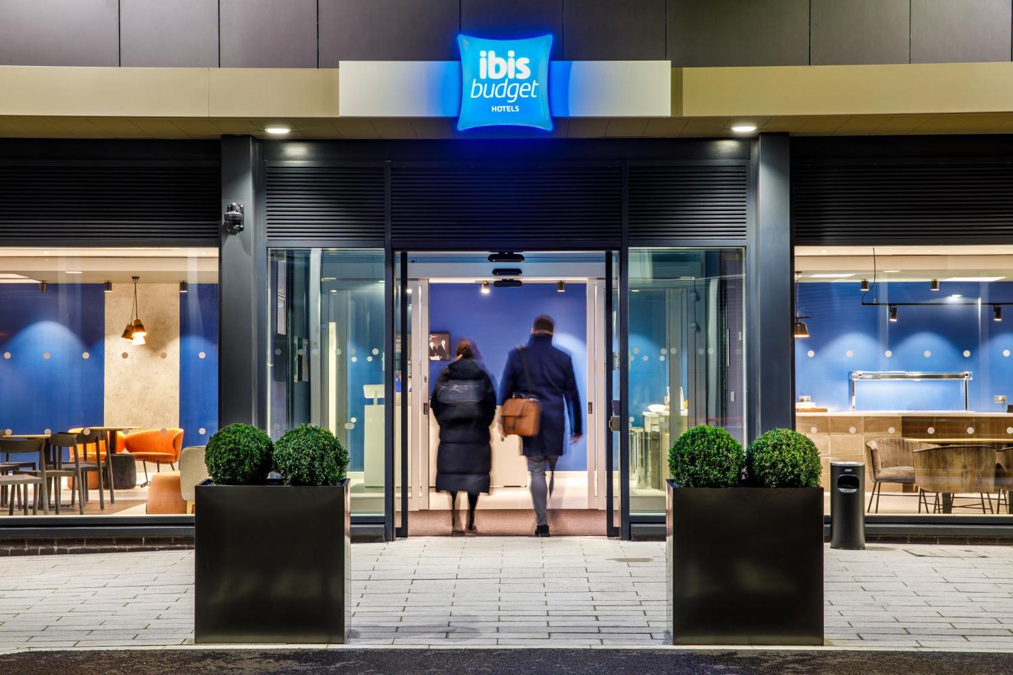 Ibis Budget Manchester Airport T2 헤일 외부 사진