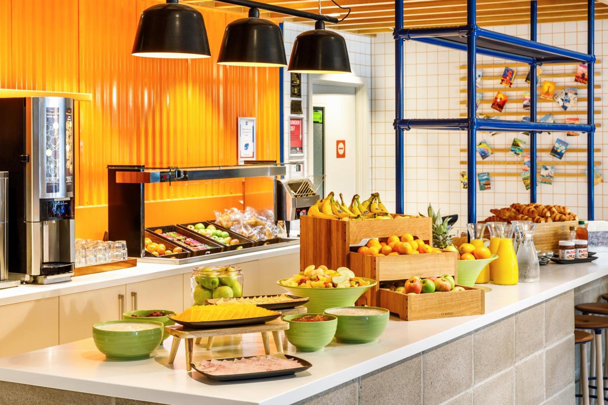 Ibis Budget Manchester Airport T2 헤일 외부 사진