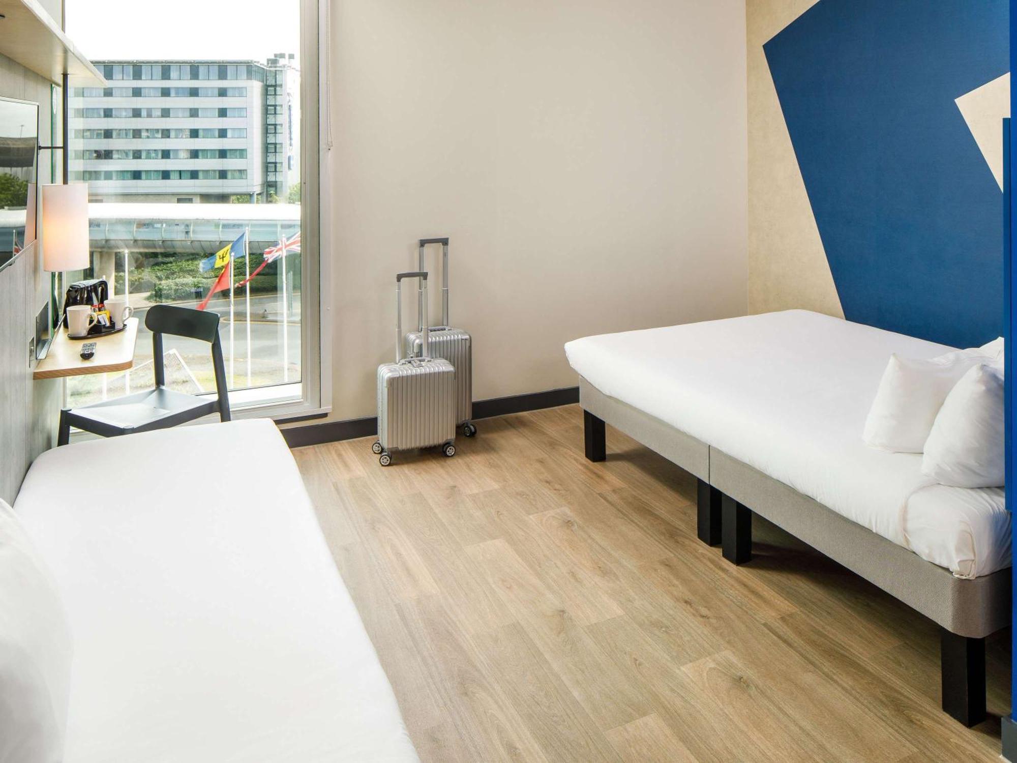 Ibis Budget Manchester Airport T2 헤일 외부 사진