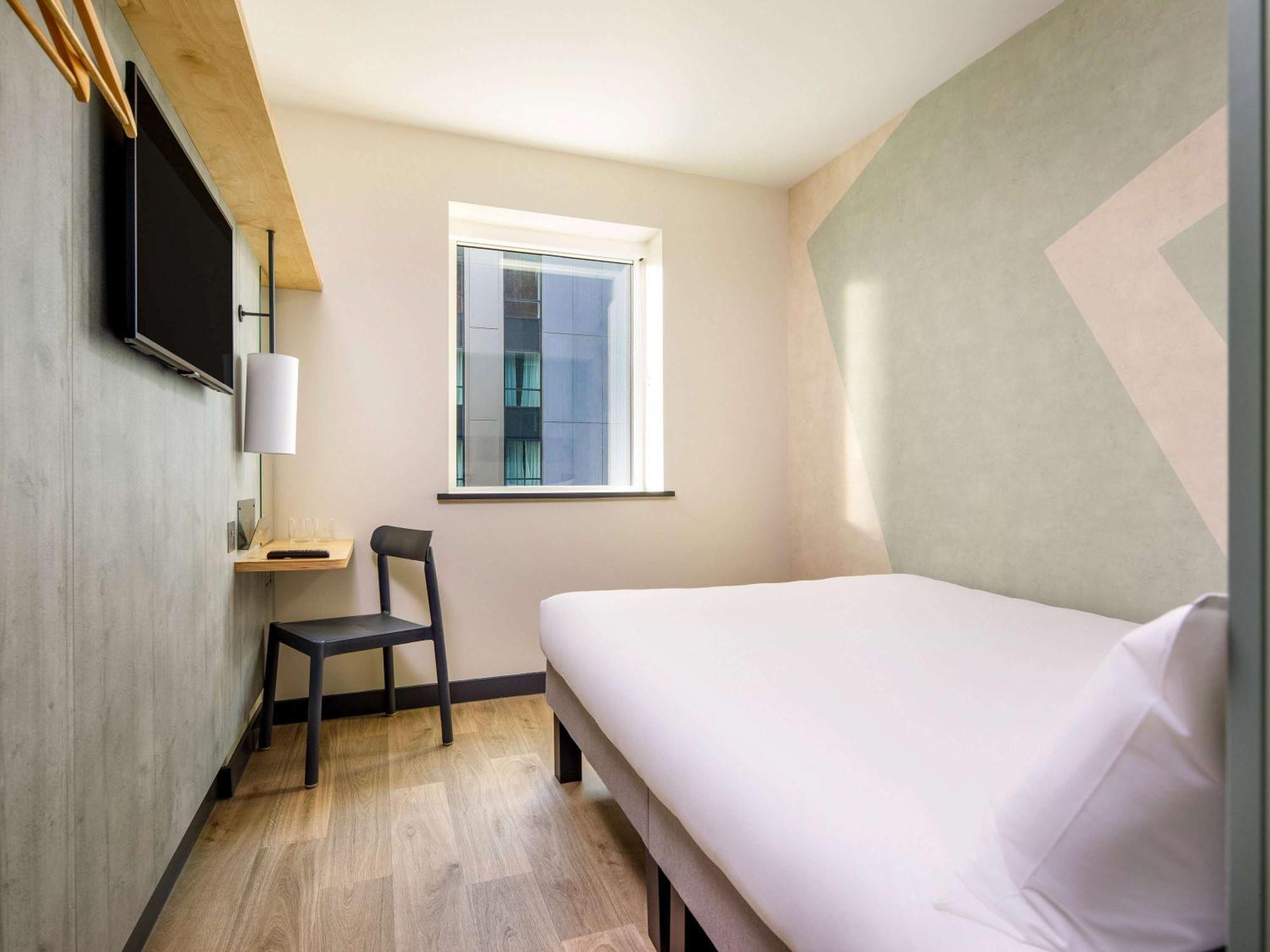 Ibis Budget Manchester Airport T2 헤일 외부 사진