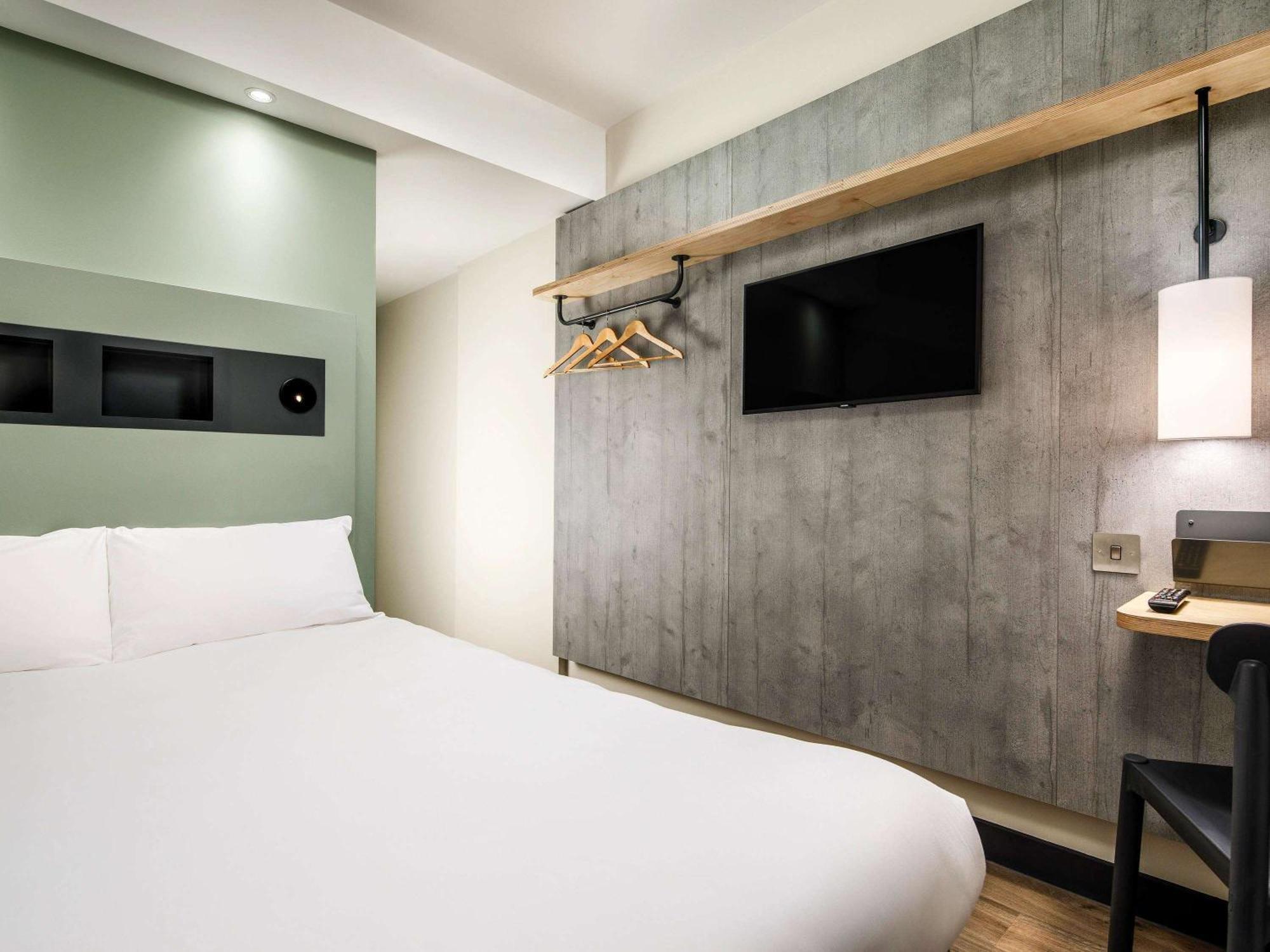 Ibis Budget Manchester Airport T2 헤일 외부 사진