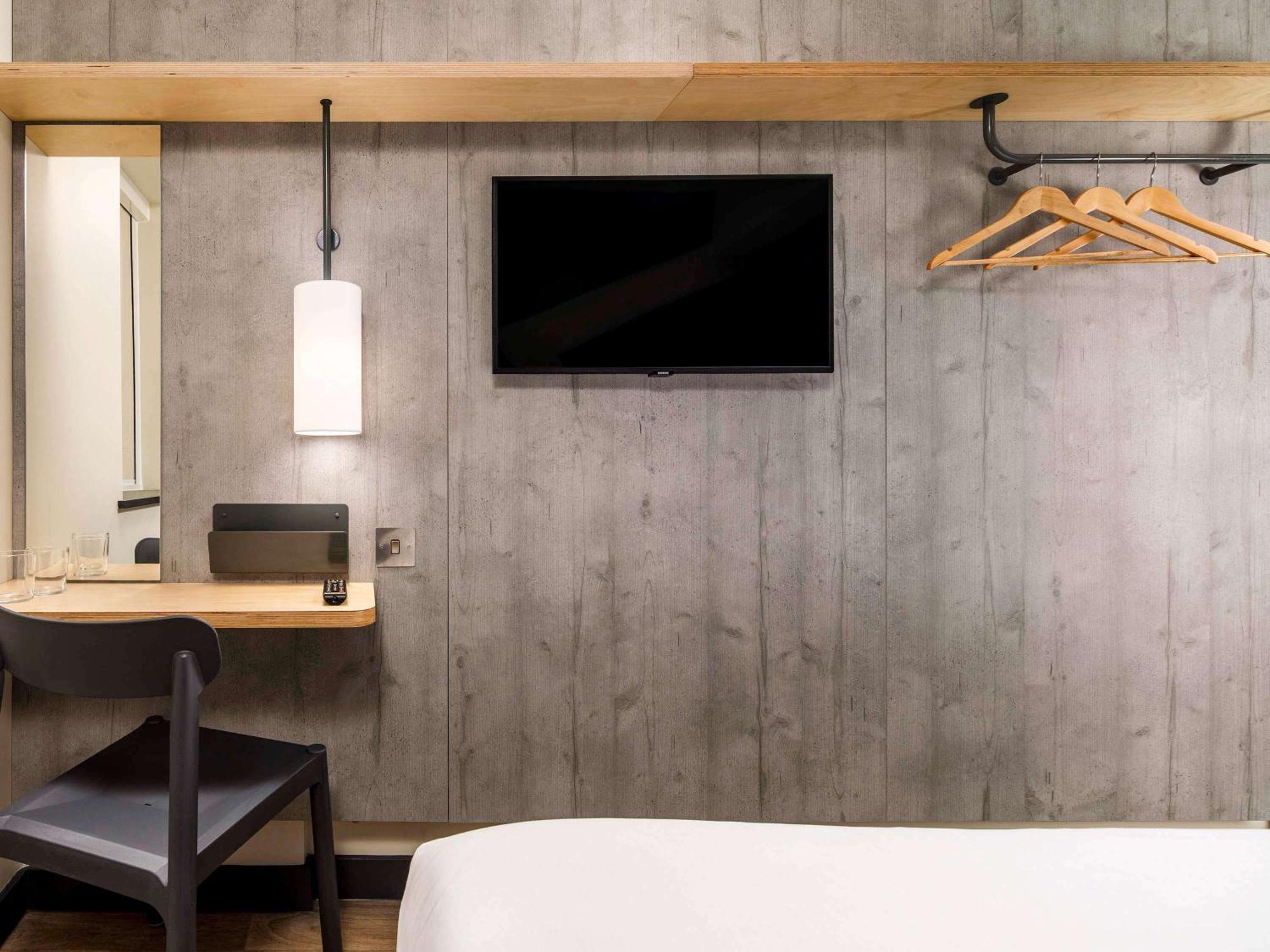 Ibis Budget Manchester Airport T2 헤일 외부 사진