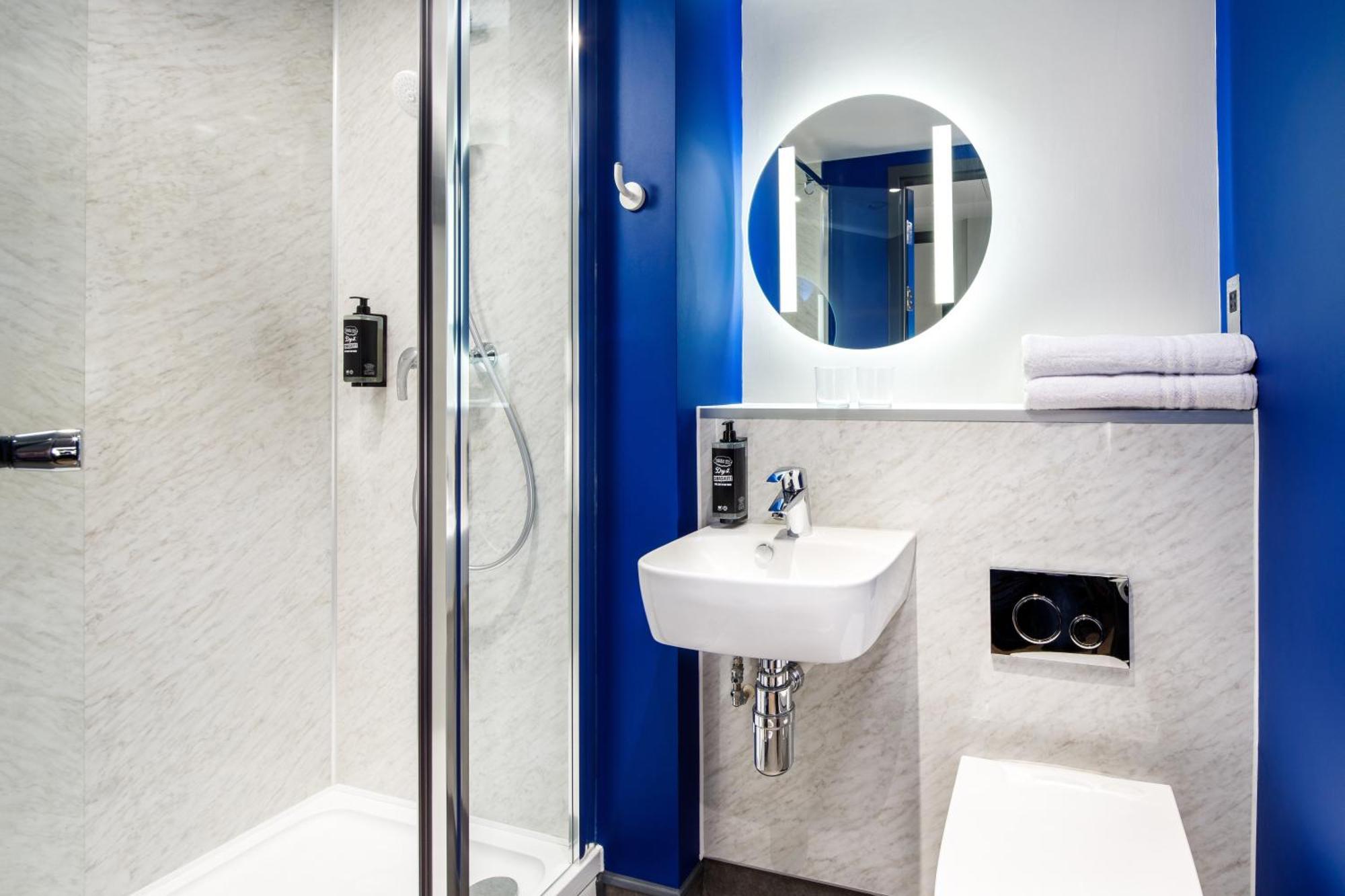Ibis Budget Manchester Airport T2 헤일 외부 사진