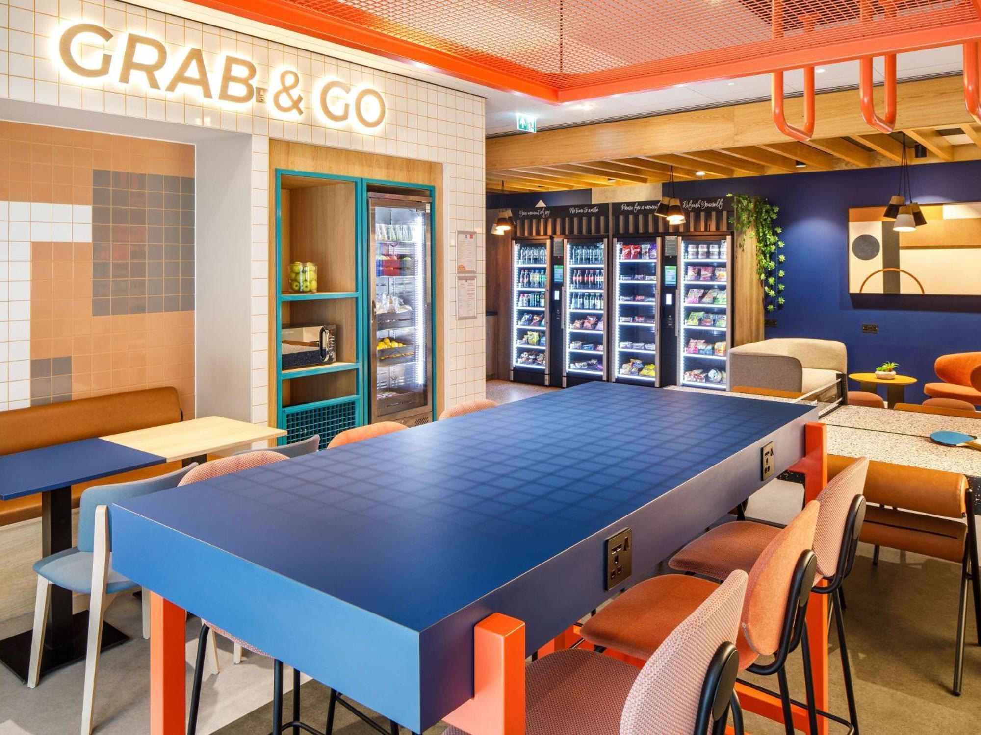Ibis Budget Manchester Airport T2 헤일 외부 사진